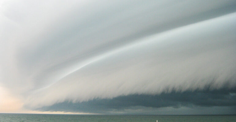 Shelf Cloud comes ashore in Grand Haven, MI on Lake Michigan July 18, 2010
